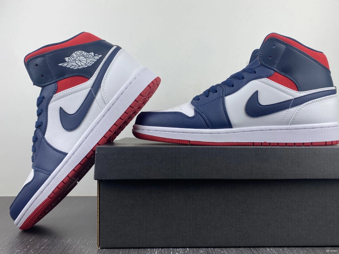 Jordan 1 USA Mid - 852542-104 SE 0518